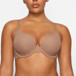 SKIMS fits everybody push up bra